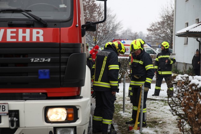 Drei Feuerwehren bei Zimmerbrand in Schwanenstadt im Einsatz