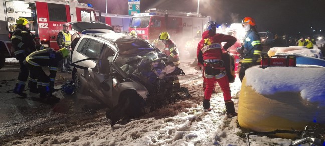 Tdlicher Crash zwischen LKW und PKW auf Pyhrnpass Strae in St. Pankraz