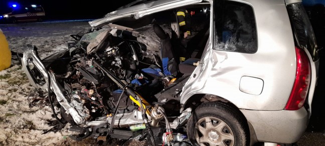 Tdlicher Crash zwischen LKW und PKW auf Pyhrnpass Strae in St. Pankraz