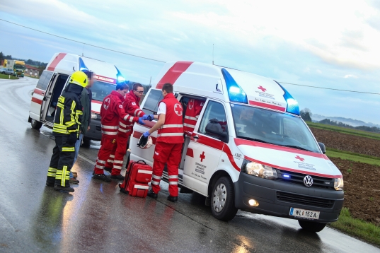 Schwerer Verkehrsunfall in Steinerkirchen an der Traun fordert zwei Verletzte