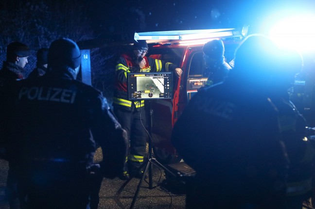 Großeinsatz bei nächtlichem Schadstoffeinsatz und Suchaktion in und um Weißkirchen an der Traun