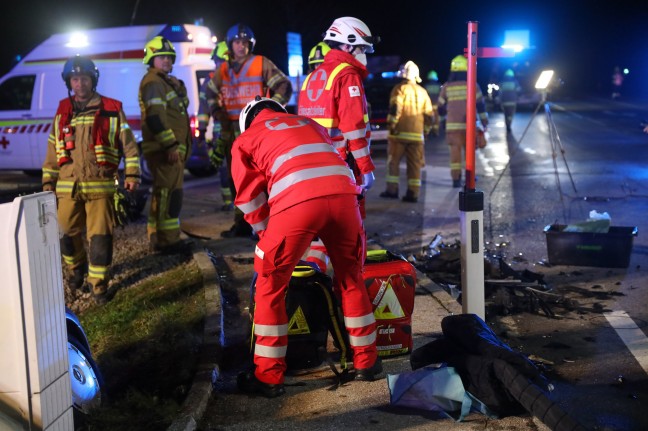 Schwerer Kreuzungscrash auf Rieder Straße bei Rottenbach