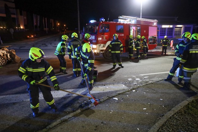 Schwerer Kreuzungscrash auf Rieder Strae bei Rottenbach