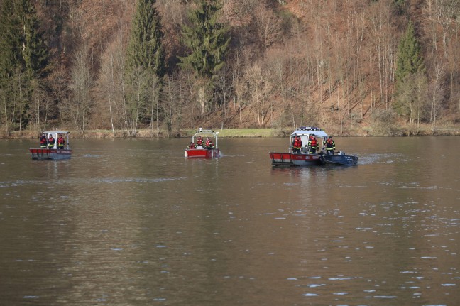 Bootsunfall auf der Donau bei Waldkirchen am Wesen löste größeren Einsatz aus