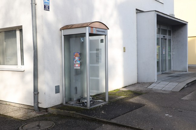 Telefon einer Telefonzelle in Ansfelden mit pyrotechnischem Gegenstand gesprengt