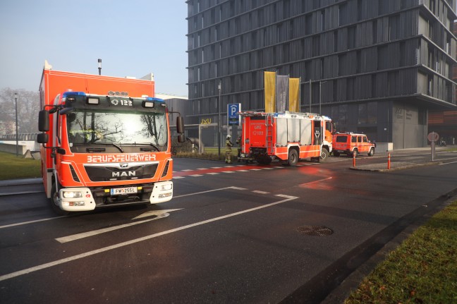 Brandeinsatz in Tiefgarage eines Klinikums in Linz-Kaplanhof