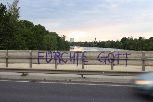 Graffiti-Sprayer nach über 100 Sachbeschädigungen  quer durch Oberösterreich ausgeforscht