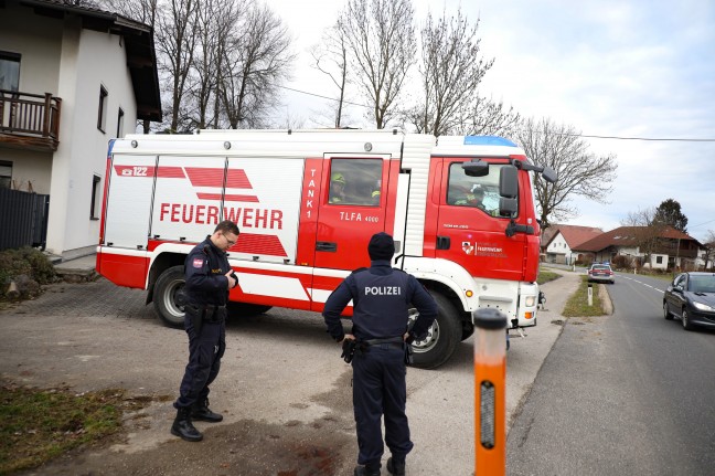 Brand einer Mikrowelle in einem Einfamilienhaus in Eberstalzell lste greren Einsatz aus