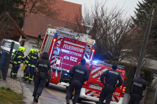 Stinkender Kanal: Kurzzeitig größerer Einsatz der Feuerwehr in Marchtrenk