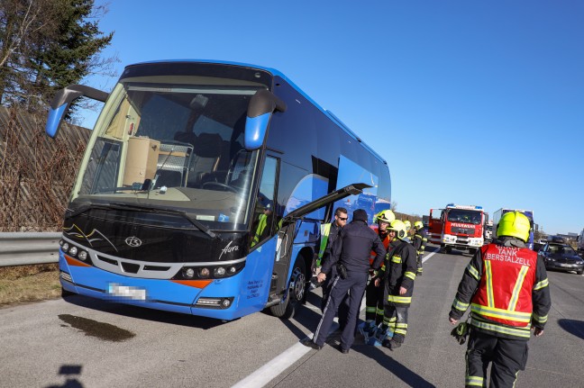 Brand in einem Reisebus auf Westautobahn bei Eberstalzell