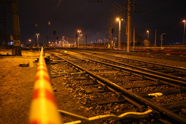 Bahnverkehr eingestellt: Fliegerbombe im Bereich des Verschiebebahnhofs in Wels-Neustadt entdeckt