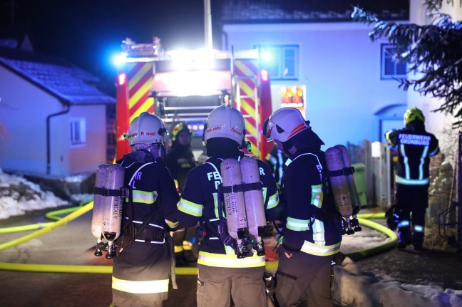 Vier Feuerwehren bei Brand eines Nebengebäudes in Grünburg im Einsatz