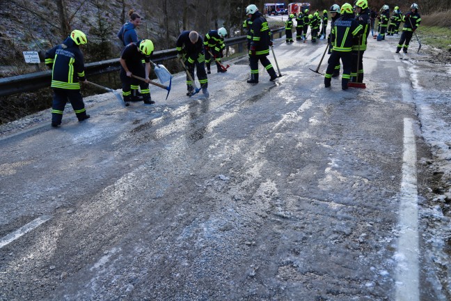 Verkehrsunfall in Feldkirchen an der Donau fordert zwei Verletzte