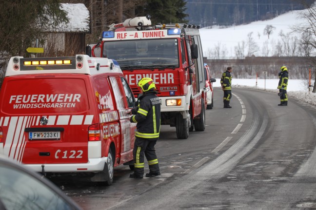 Flchtendes Auto bei Verfolgungsjagd mit Polizei in Windischgarsten verunfallt