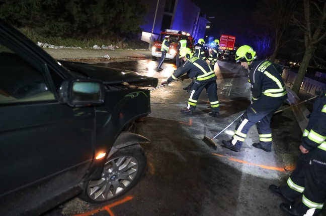 Verkehrsunfall zwischen zwei PKW in Vcklabruck fordert eine verletzte Person