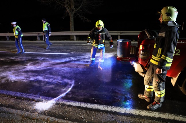 Verkehrsunfall zwischen zwei PKW in Vcklabruck fordert eine verletzte Person