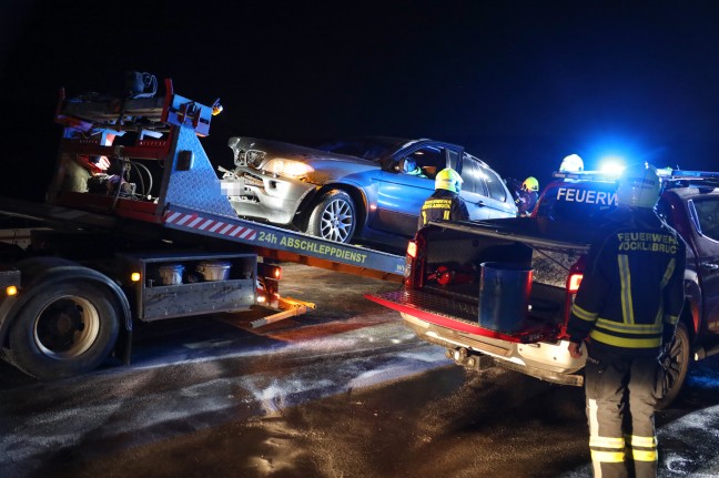 Verkehrsunfall zwischen zwei PKW in Vöcklabruck fordert eine verletzte Person