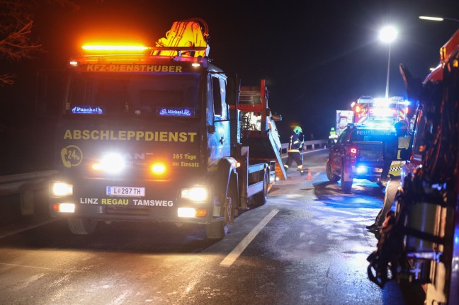 Verkehrsunfall zwischen zwei PKW in Vcklabruck fordert eine verletzte Person