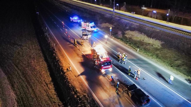 Schwerere Frontalkollision auf der Donaustraße bei Steyregg fordert zwei teils Schwerverletzte