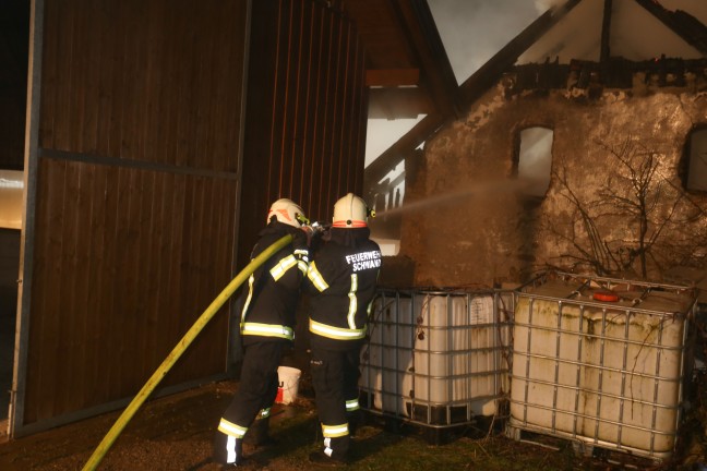 Neun Feuerwehren bei Großbrand auf Bauernhof in Gilgenberg am Weilhart im Einsatz