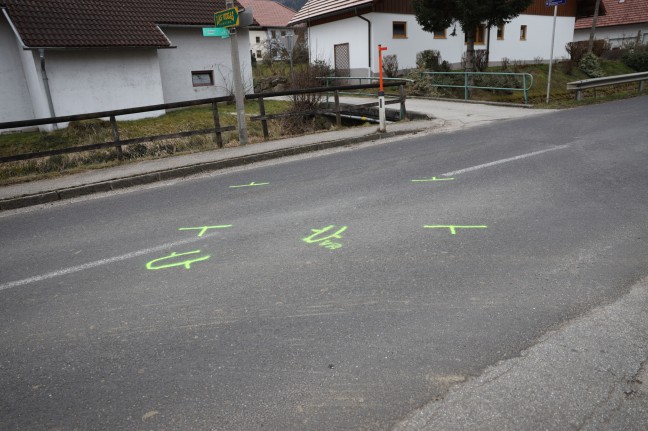 Kreuzungsunfall zwischen Motorrad und PKW in Micheldorf Oberösterreich