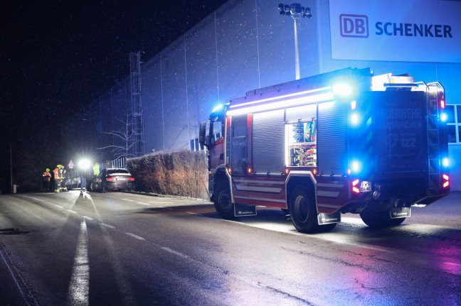 Telefonmast bei Verkehrsunfall in Gunskirchen umgefahren