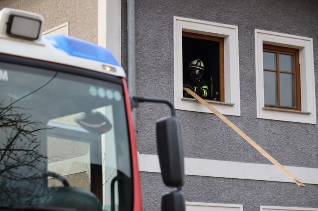 Vier Feuerwehren bei Zimmerbrand in Stroheim im Einsatz