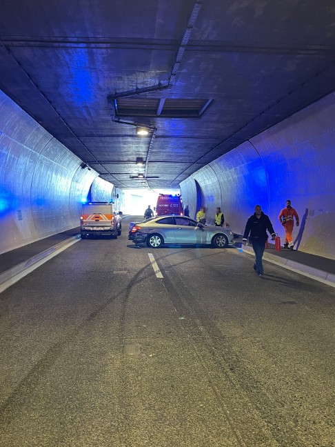 Verkehrsunfall auf Pyhrnautobahn im Bosrucktunnel fordert eine verletzte Person