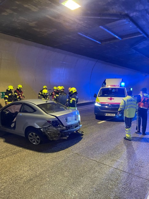 Verkehrsunfall auf Pyhrnautobahn im Bosrucktunnel fordert eine verletzte Person