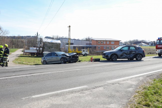 Kreuzungsunfall auf Rieder Straße bei Rottenbach fordert zwei Verletzte