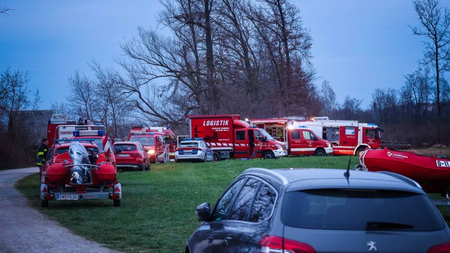 Auto im Inn untergegangen: Großeinsatz der Einsatztaucher in Kirchdorf am Inn