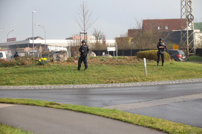 Mordalarm: Mann in Marchtrenk auf offener Straße niedergestochen und tödlich verletzt