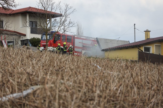 Drei Feuerwehren bei Brand eines Hackschnitzelbunkers in Tollet im Einsatz