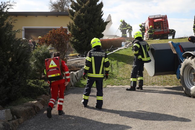 Drei Feuerwehren bei Brand eines Hackschnitzelbunkers in Tollet im Einsatz