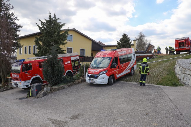 Drei Feuerwehren bei Brand eines Hackschnitzelbunkers in Tollet im Einsatz