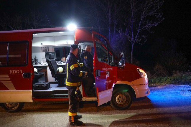 Nächtliche Suchaktion im Bereich des Ennsflusses in Enns nach möglicherweise verunfallter Person