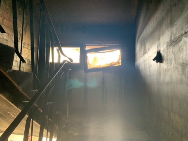 Ausgedehnter Wohnungsbrand in einem Mehrparteienwohnhaus in Ansfelden