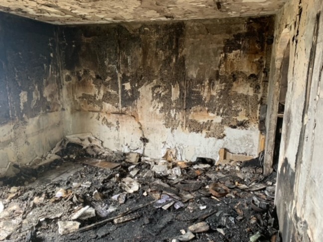 Ausgedehnter Wohnungsbrand in einem Mehrparteienwohnhaus in Ansfelden