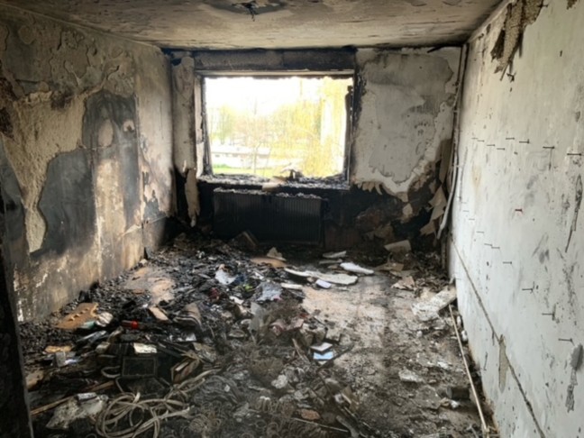 Ausgedehnter Wohnungsbrand in einem Mehrparteienwohnhaus in Ansfelden