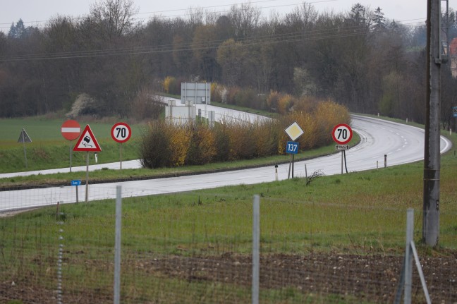 160 statt 70 km/h: Autolenker in Wels-Puchberg durch Zivilstreife der Polizei angehalten