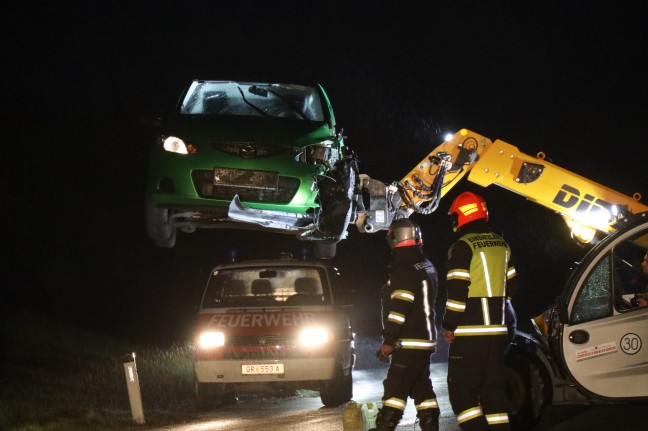 Sechs Verletzte bei Frontalcrash zweier Autos in Pram