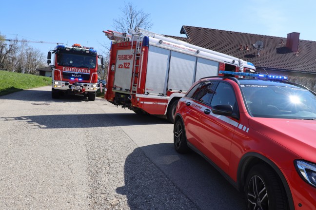 Brandverdacht in Wels-Puchberg durch kleines Osterfeuer in einem Garten