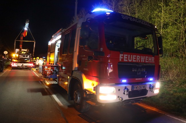 Autolenker bei Sipbachzell mit PKW von Straße abgekommen