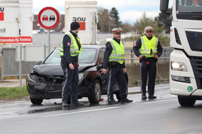 Auffahrunfall mit vier Fahrzeugen auf Wiener Strae bei Marchtrenk fordert einen Verletzten