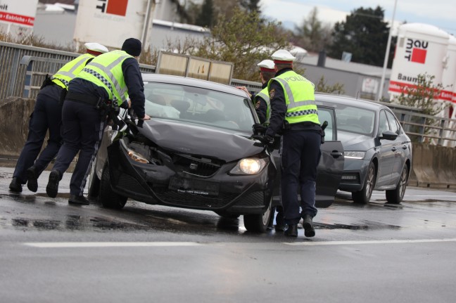 Auffahrunfall mit vier Fahrzeugen auf Wiener Strae bei Marchtrenk fordert einen Verletzten