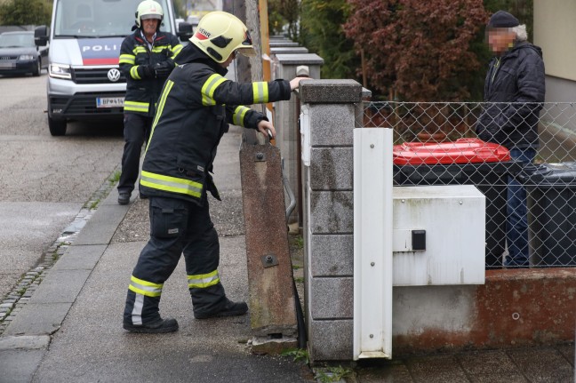 Warteschleife: Beschdigter Telefonmast in Wels-Neustadt als Geduldsprobe fr Einsatzkrfte