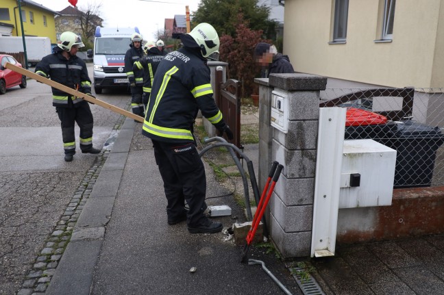 Warteschleife: Beschdigter Telefonmast in Wels-Neustadt als Geduldsprobe fr Einsatzkrfte