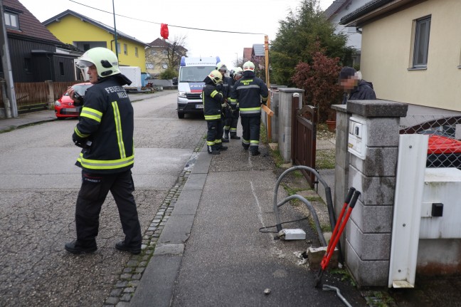 Warteschleife: Beschdigter Telefonmast in Wels-Neustadt als Geduldsprobe fr Einsatzkrfte