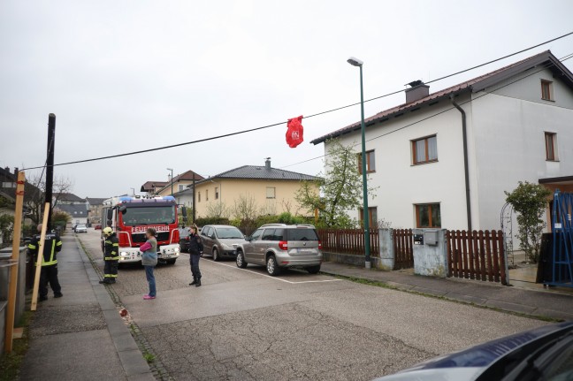 Warteschleife: Beschdigter Telefonmast in Wels-Neustadt als Geduldsprobe fr Einsatzkrfte