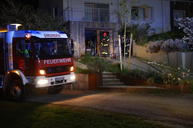 Brand im Bereich der Fassade eines Wohnhauses in Gmunden